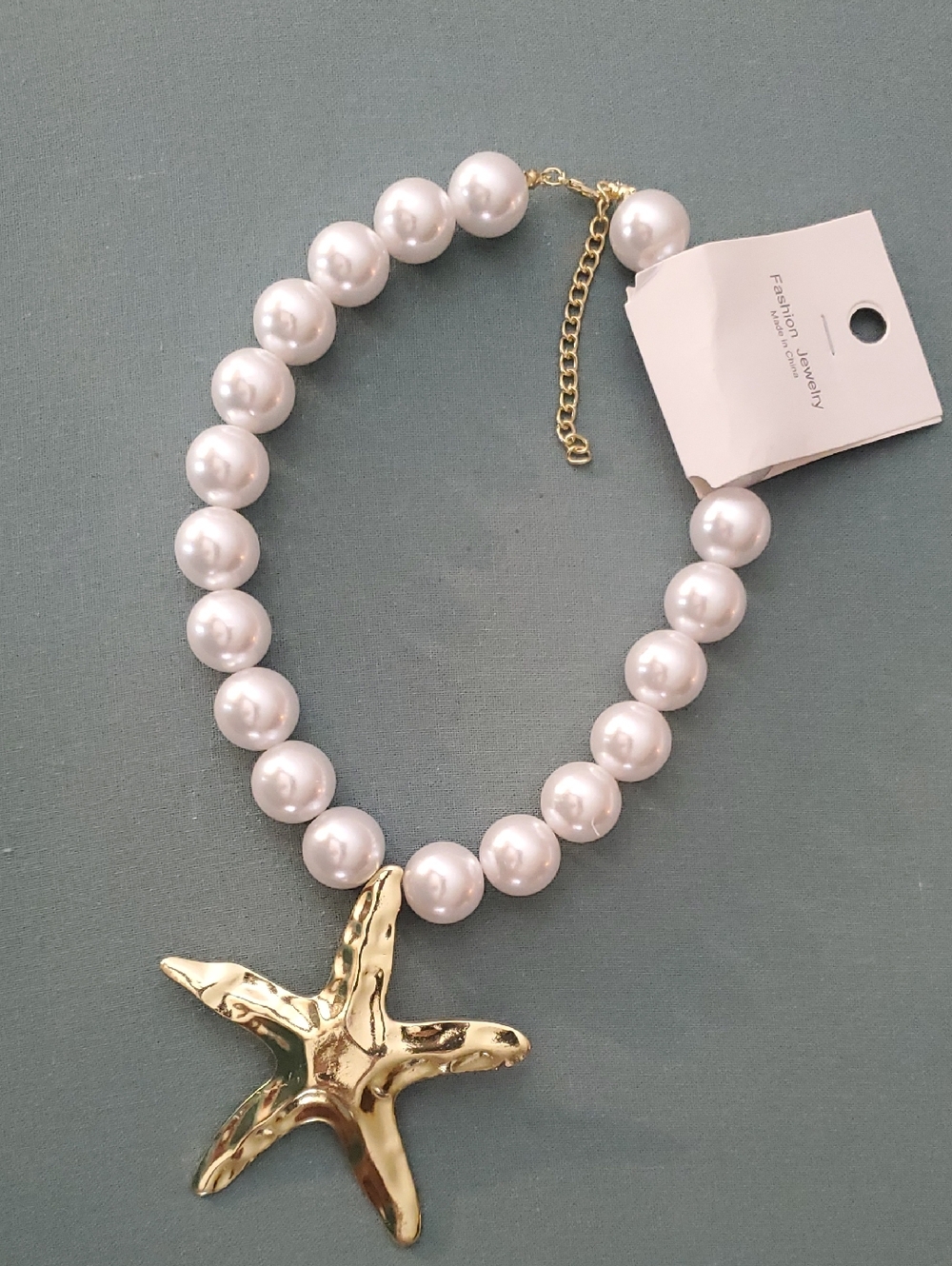 Fashion Jewelry White Pearl Necklace with Gold Starfish Charm